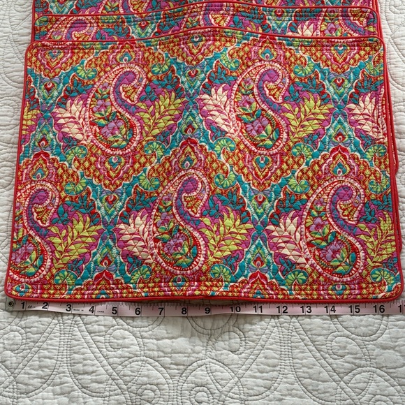Set of 4 Vera Bradley Pink Swirls Paisley Quilted Placemats - Picture 4 of 5